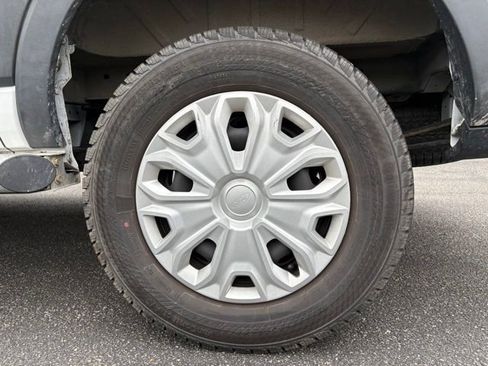Used 2024 Ford Transit 250 Low Roof w/ Exterior Upgrade Package RWD image 17
