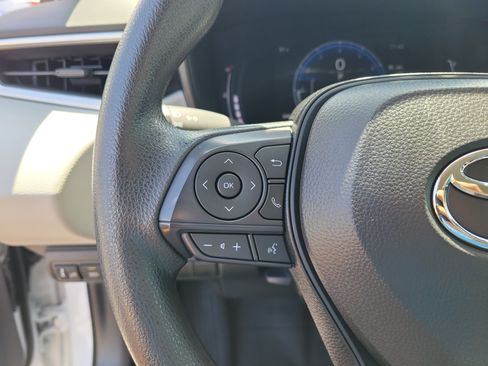Used 2026 Toyota Corolla LE FWD image 24