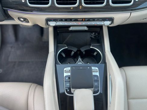 Used 2020 Mercedes-Benz GLS 450 4MATIC image 35