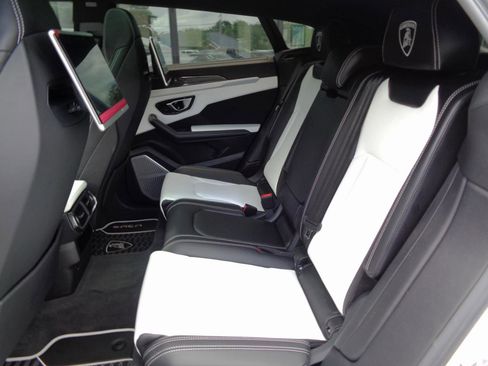 Used 2020 Lamborghini Urus AWD/4WD image 18