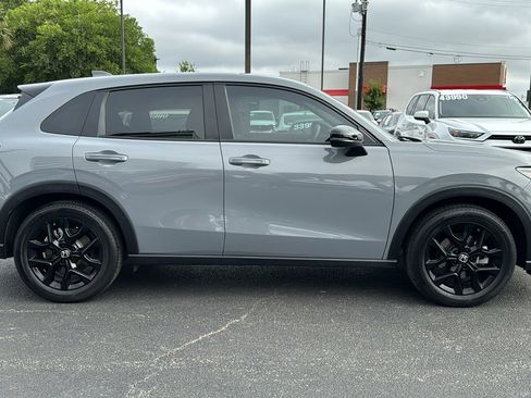 Used 2025 Honda HR-V Sport image 9
