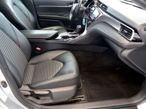 Used 2019 Toyota Camry SE image 29
