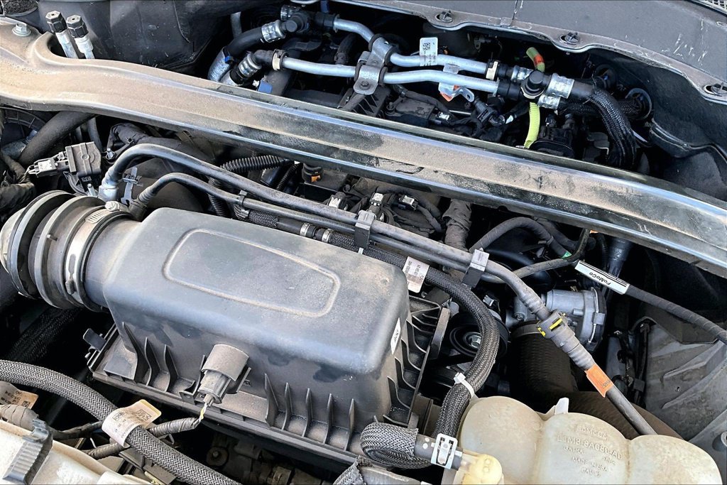 Used 2022 Ford Explorer Limited w/ Equipment Group 301A RWD image 35