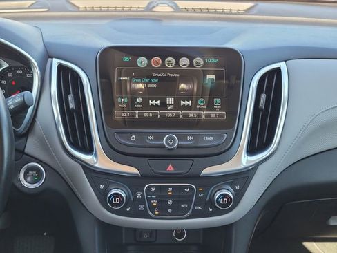 Used 2018 Chevrolet Equinox Premier FWD image 16