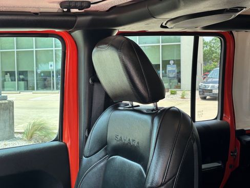 Used 2020 Jeep Wrangler Unlimited Sahara AWD/4WD image 14