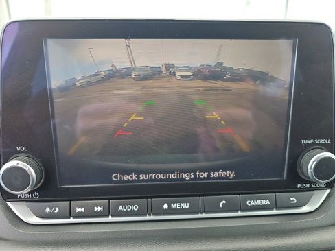 Used 2023 Nissan Rogue S image 17