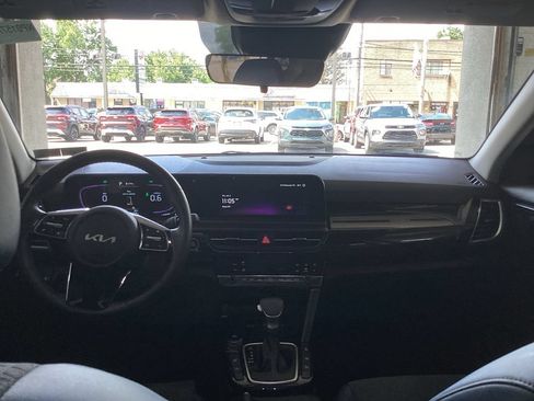 Used 2025 Kia Seltos S AWD/4WD image 24