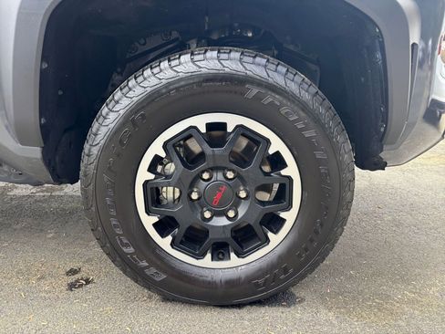 Used 2025 Toyota Tacoma TRD Off-Road AWD/4WD image 30