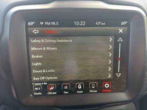 Used 2023 Jeep Renegade Trailhawk AWD/4WD image 31