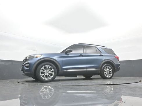 Certified 2020 Ford Explorer XLT w/ Equipment Group 202A image 28