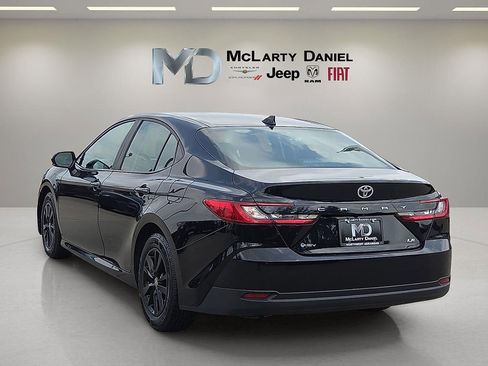 Used 2025 Toyota Camry LE FWD image 4