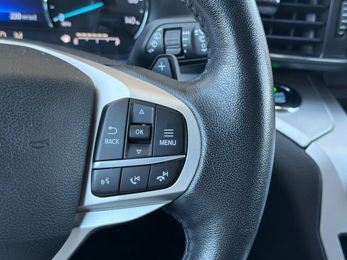 Used 2020 Ford Explorer XLT w/ Equipment Group 202A RWD image 33