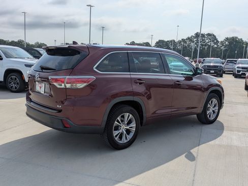 Used 2014 Toyota Highlander XLE FWD image 5