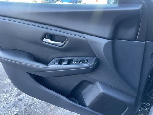 Certified 2025 Nissan Sentra SV image 9