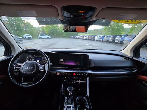 Certified 2024 Kia Carnival SX Prestige FWD image 20