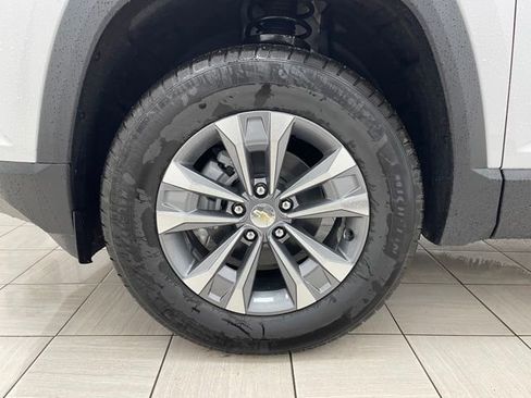 New 2026 Chevrolet Equinox LT w/ Safety and Technology Package AWD/4WD image 8