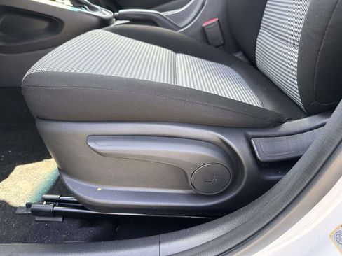 Used 2023 Hyundai Kona SE AWD/4WD image 10