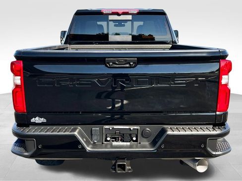 Used 2023 Chevrolet Silverado 2500 High Country image 10