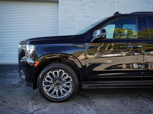 Used 2024 GMC Yukon Denali Ultimate image 11