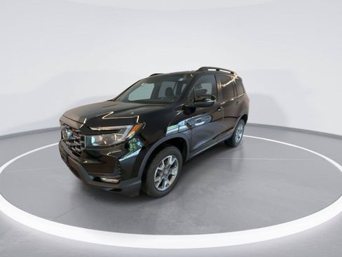 Used 2023 Honda Passport TrailSport image 3