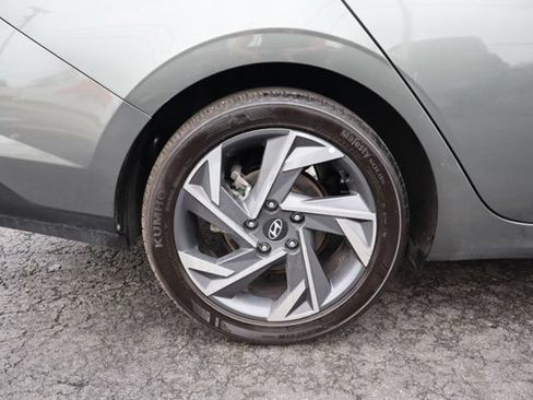 Used 2024 Hyundai Elantra Limited FWD image 43