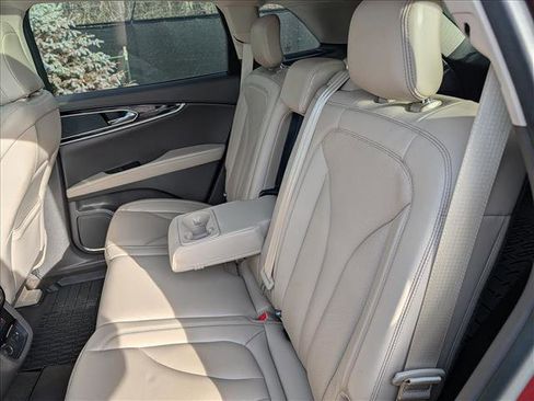 Certified 2022 Lincoln Nautilus Reserve image 26