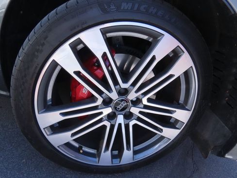 Used 2018 Audi SQ5 Prestige w/ Prestige Package image 18