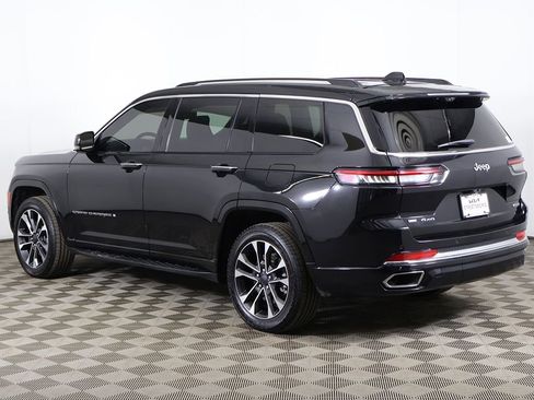 Used 2023 Jeep Grand Cherokee L Overland w/ Luxury Tech Group IV AWD/4WD image 14