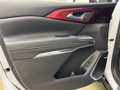 New 2026 Chevrolet Traverse RS FWD image 8