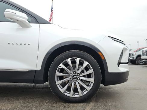 Used 2023 Chevrolet Blazer Premier image 16