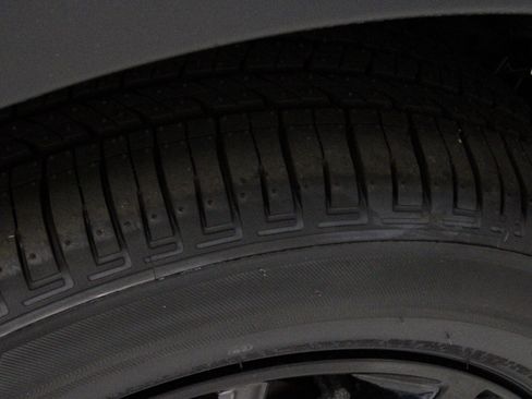 New 2025 Mitsubishi Eclipse Cross LE image 32