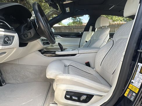 Used 2020 BMW 745e xDrive image 9