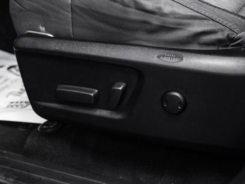 Used 2017 Toyota Tundra SR5 image 31