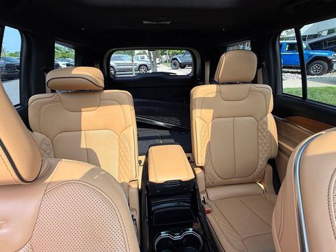 Certified 2023 Jeep Grand Cherokee L Summit AWD/4WD image 24