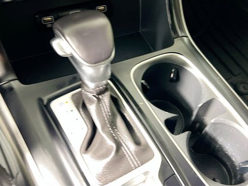 Used 2023 Kia Carnival LX image 25