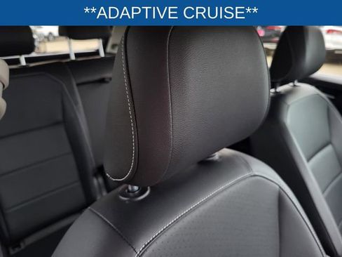 Used 2021 Volkswagen Tiguan SE image 14