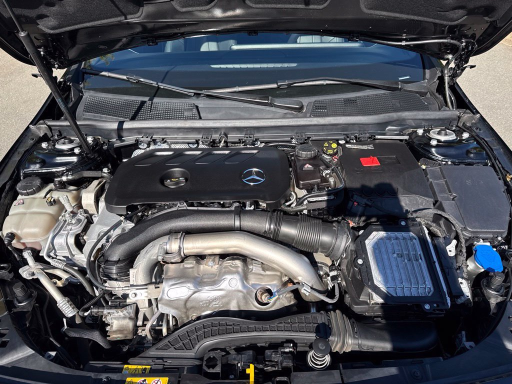 Used 2025 Mercedes-Benz CLA 250 image 34