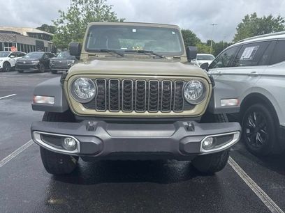 Used 2025 Jeep Gladiator Sport