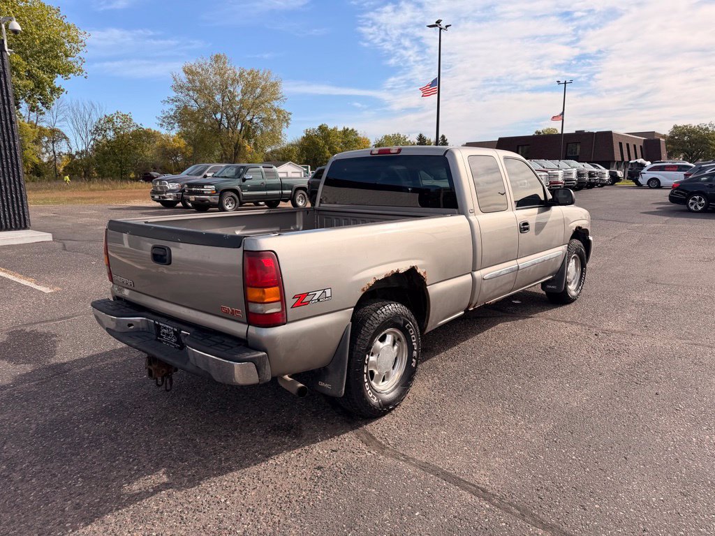 Used 2003 GMC Sierra 1500 SLT w/ SLT Preferred Equipment Group AWD/4WD image 5