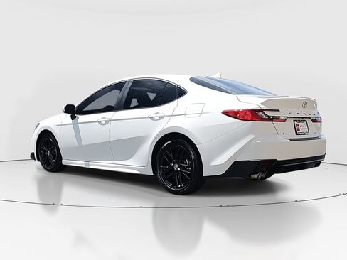 Certified 2025 Toyota Camry SE FWD image 7
