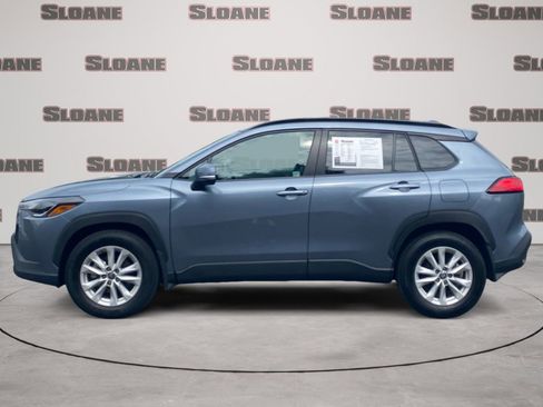 Used 2023 Toyota Corolla Cross LE AWD/4WD image 2