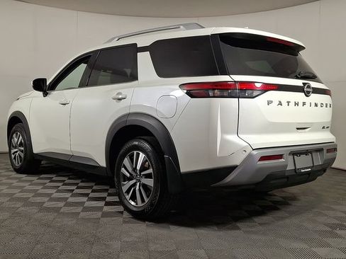 Used 2024 Nissan Pathfinder SL AWD/4WD image 7