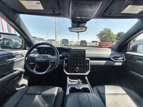 Certified 2026 GMC Acadia Elevation w/ Elevation Premium Package FWD image 19