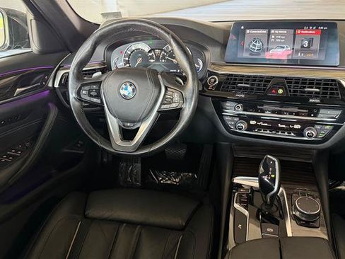Used 2018 BMW 540i xDrive AWD/4WD image 16