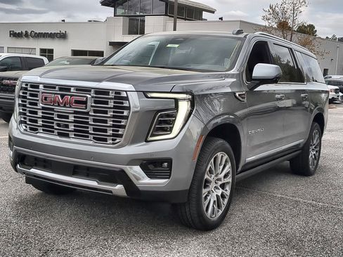 New 2026 GMC Yukon XL Denali w/ Denali Reserve Package AWD/4WD image 4