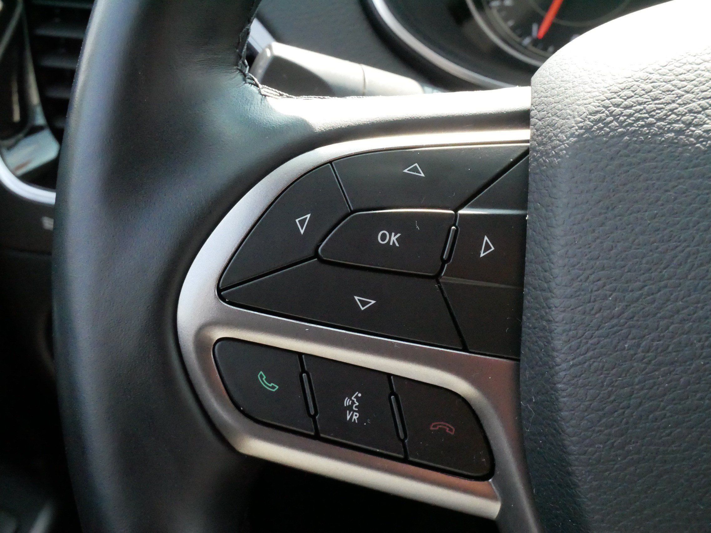 Used 2020 Jeep Cherokee Limited AWD/4WD image 27