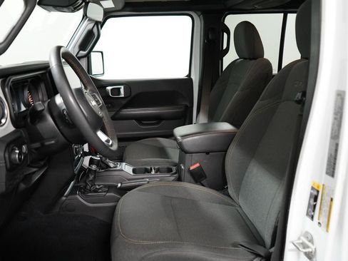 Used 2024 Jeep Wrangler Unlimited Sahara AWD/4WD image 10