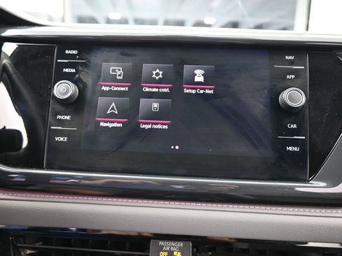 Used 2022 Volkswagen Taos SEL w/ Panoramic Sunroof Package image 23