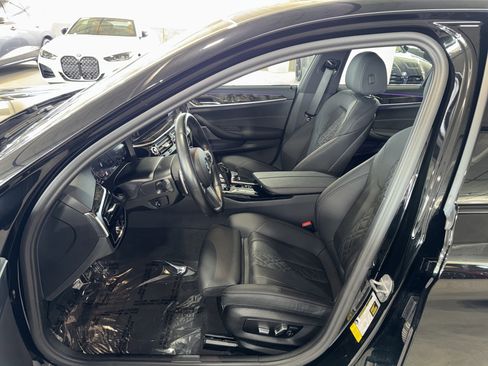 Used 2023 BMW 540i w/ M Sport Package RWD image 19