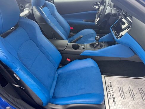Used 2025 Nissan Z Performance w/ Floor Mat Package RWD image 27